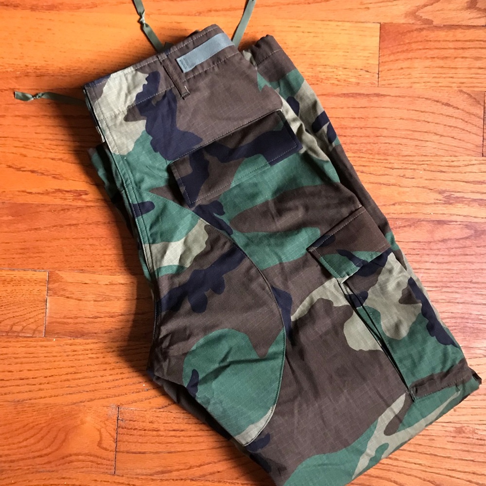 Vintage army camouflage cargo pants